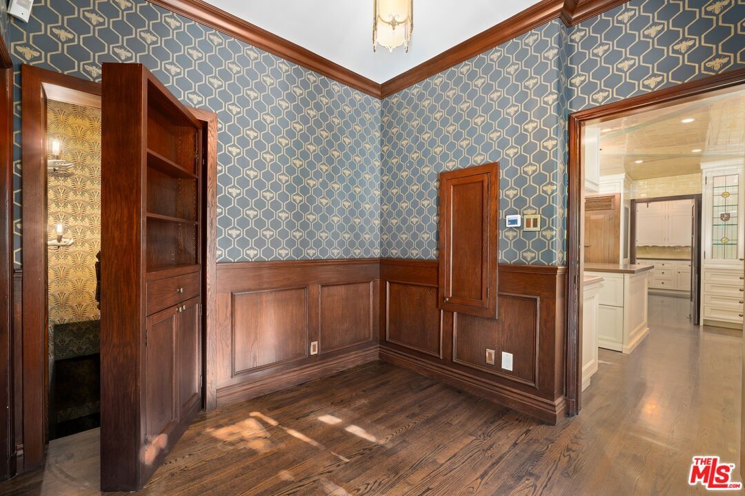 Bathroom, Empty room, Interior, Kitchen, Recessed Lighting, Wood Texture Flooring