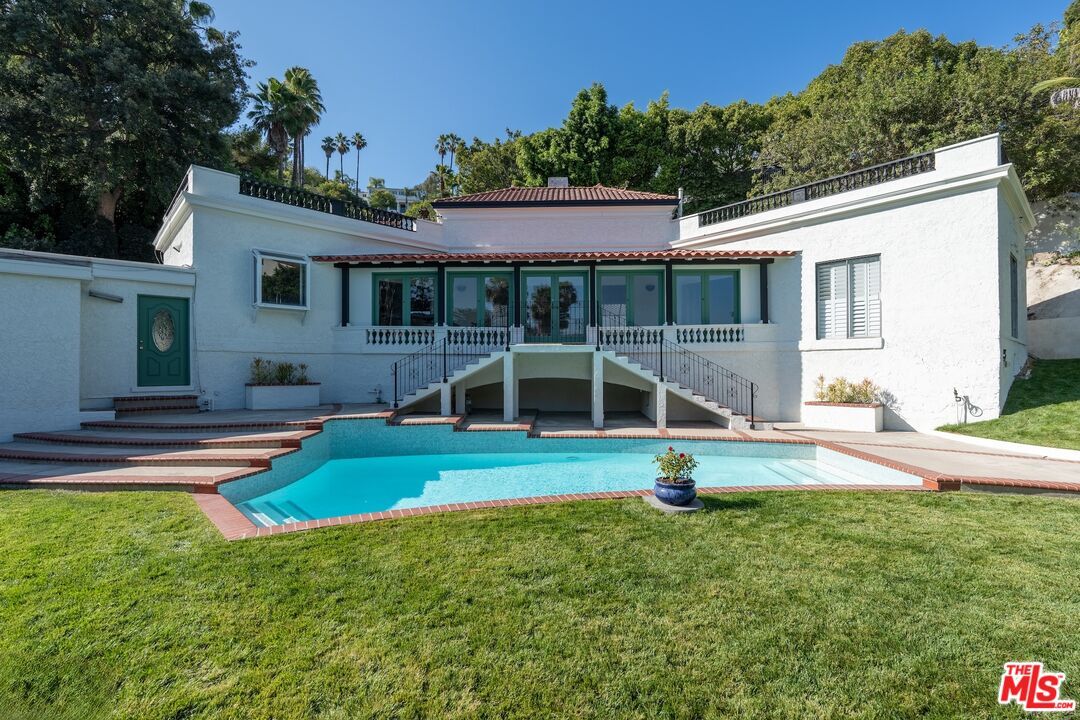 Backyard, Exterior, Pool