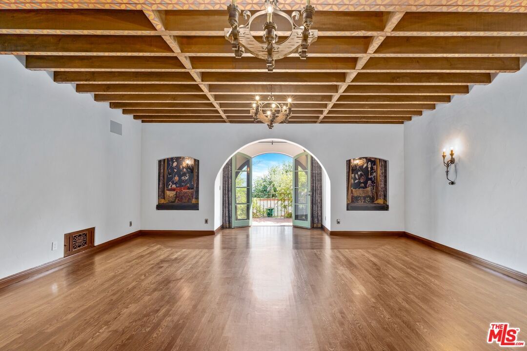 Chandelier, Empty room, Interior, Wooden Beams, Wood Texture Flooring