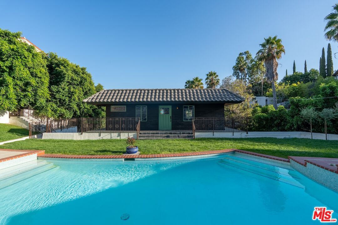 Backyard, Exterior, Pool