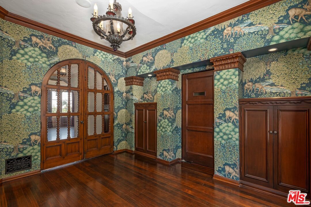 Chandelier, Empty room, Interior, Recessed Lighting, Wood Texture Flooring