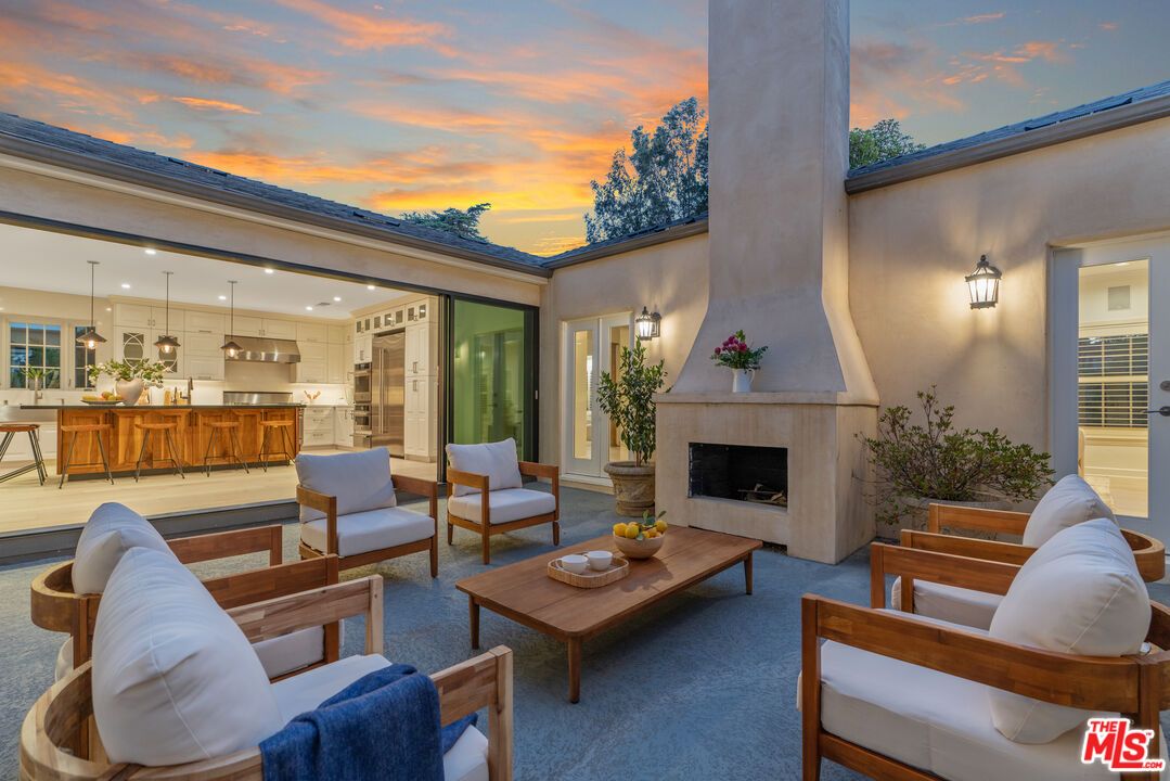 Exterior, Fireplace, Living room, Outdoor Kitchen, Pendant Lights