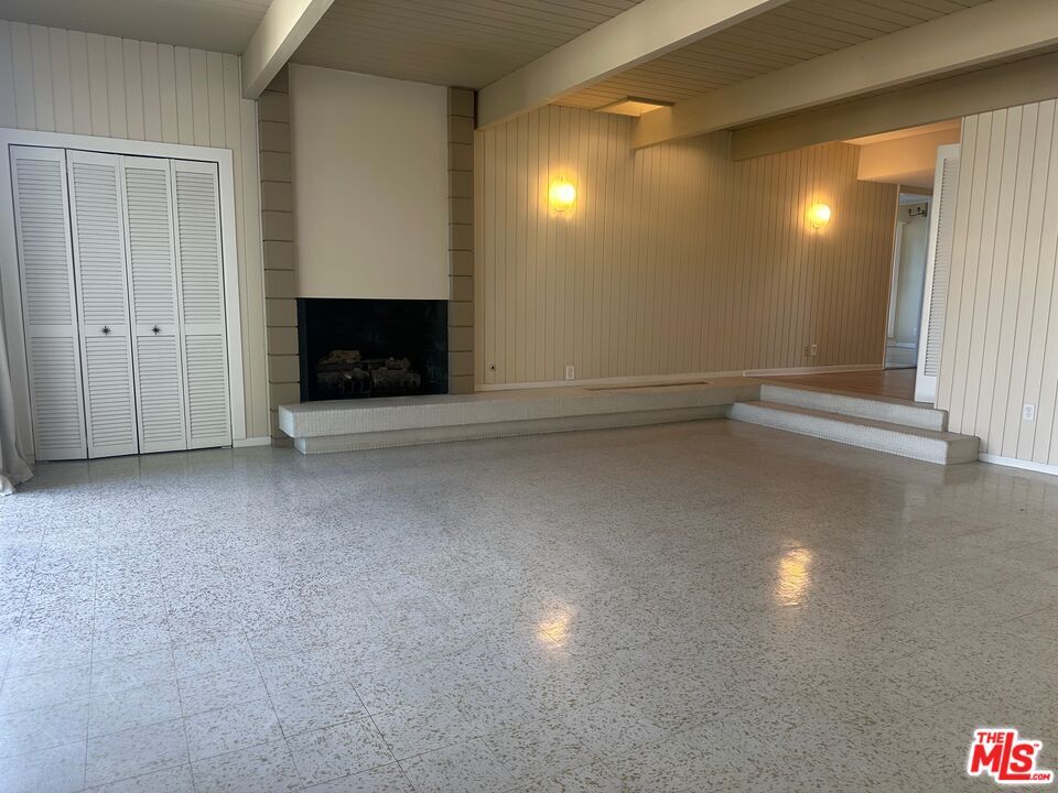 Empty room, Fireplace, Interior, Wooden Walls