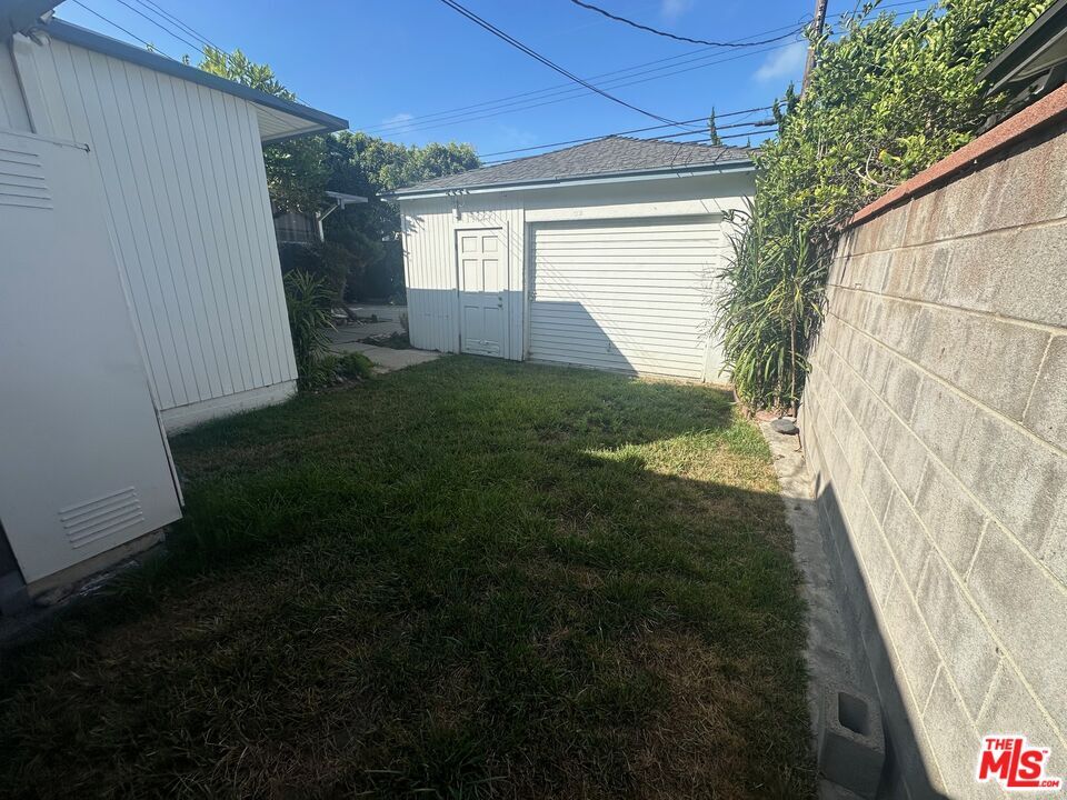 Backyard, Detached Garage, Exterior