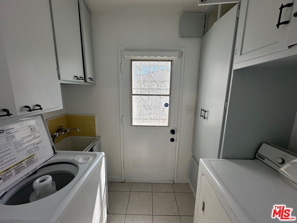 Interior, Washer