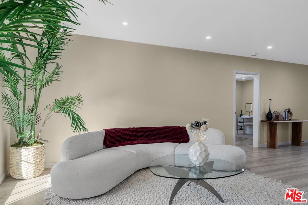 Bathroom, Interior, Living room, Recessed Lighting, Wood Texture Flooring