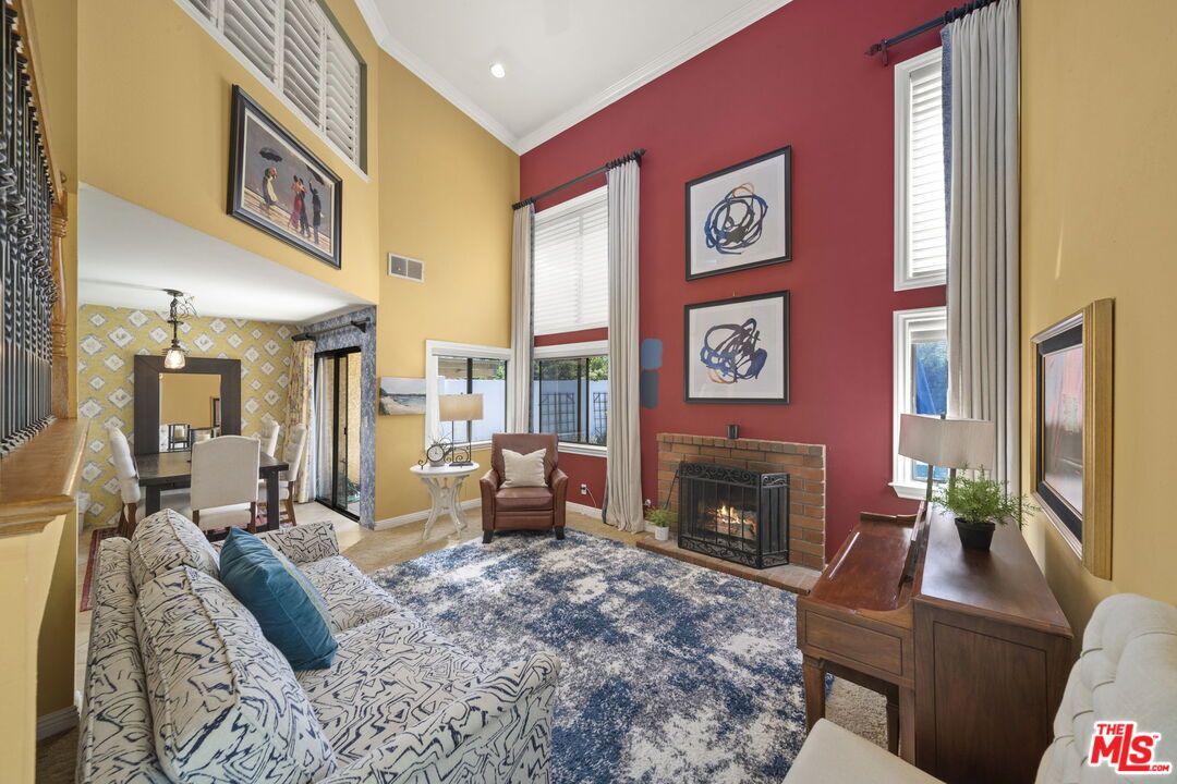 Dining room, Fireplace, Interior, Pendant Lights, Recessed Lighting