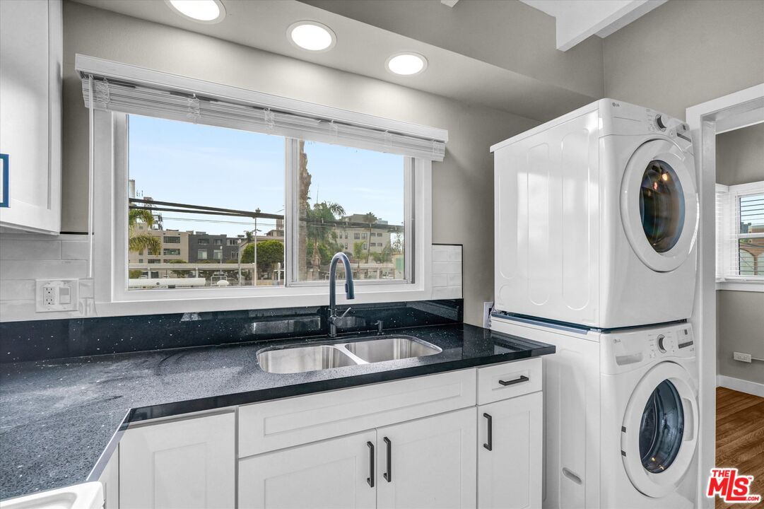 Interior, Recessed Lighting, Washer