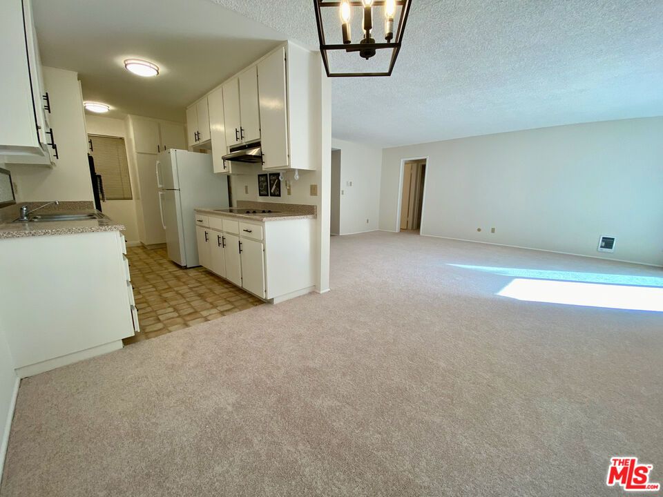 Empty room, Interior, Kitchen, Pendant Lights