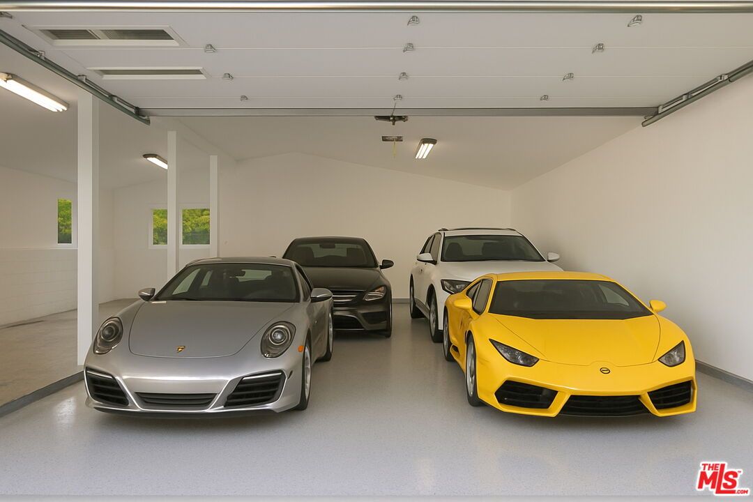 Garage, Interior