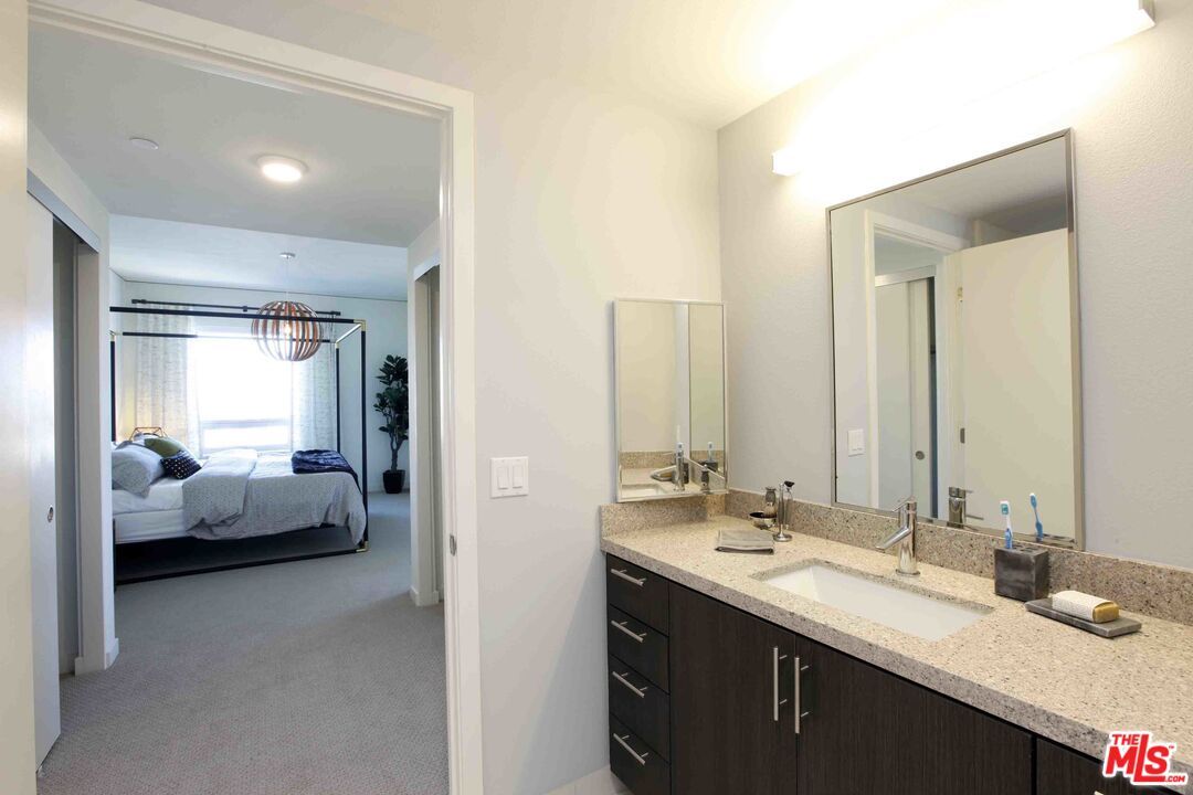 Bathroom, Bedroom, Dual Sink Vanities, Interior, Recessed Lighting
