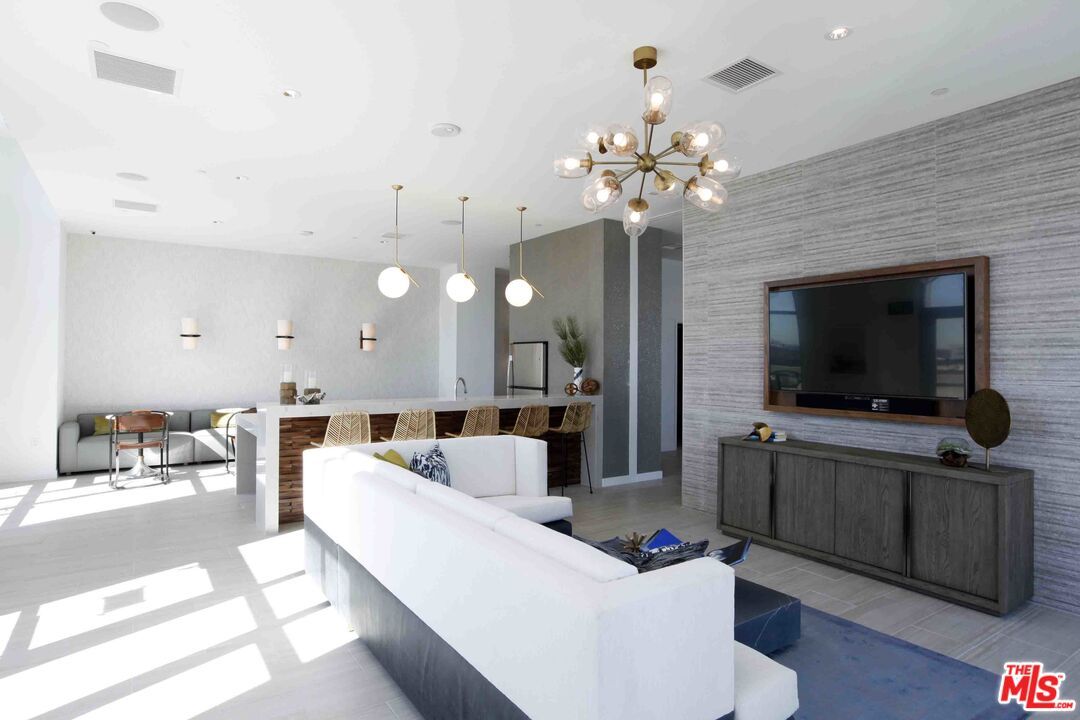 Interior, Living room, Pendant Lights, Recessed Lighting