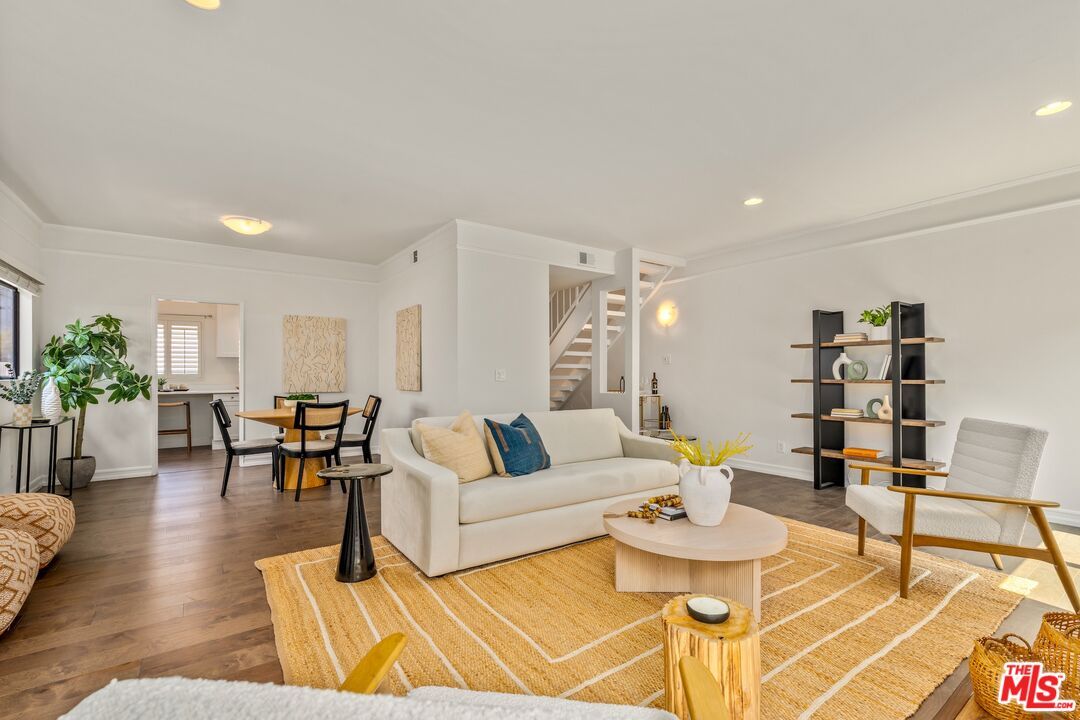 Dining room, Interior, Living room, Recessed Lighting, Wood Texture Flooring