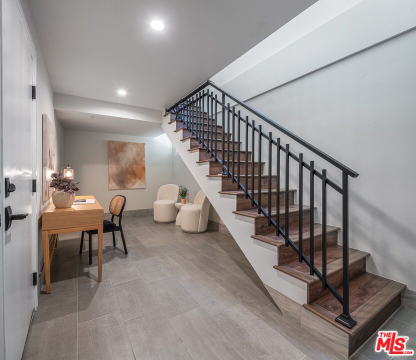 Dining room, Interior, Recessed Lighting