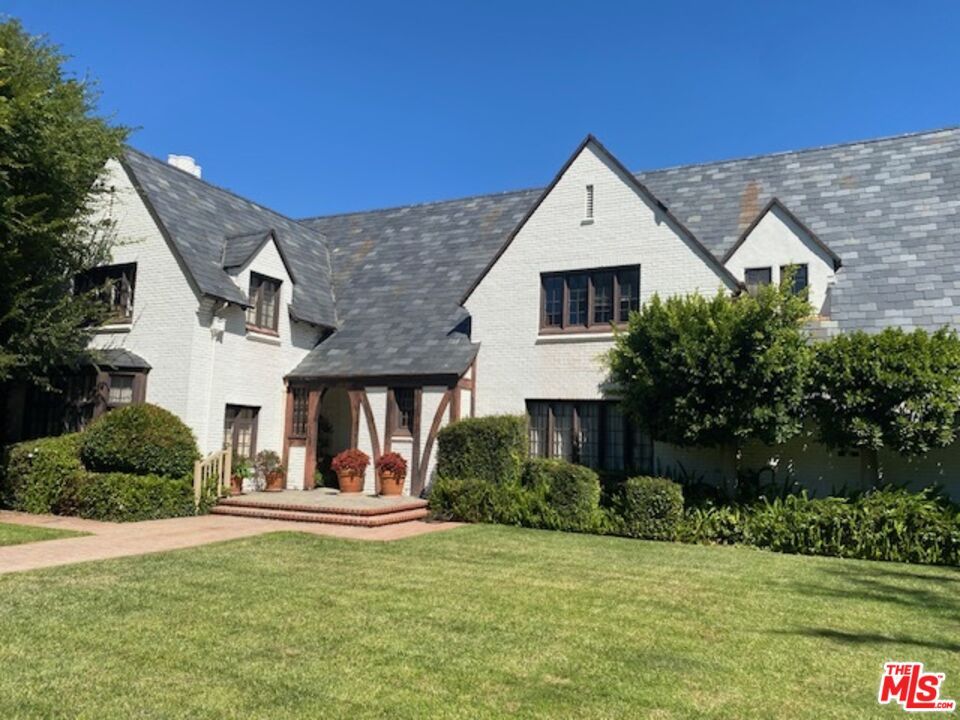 Backyard, Exterior, Facade, Brick Facade, Tudor Revival