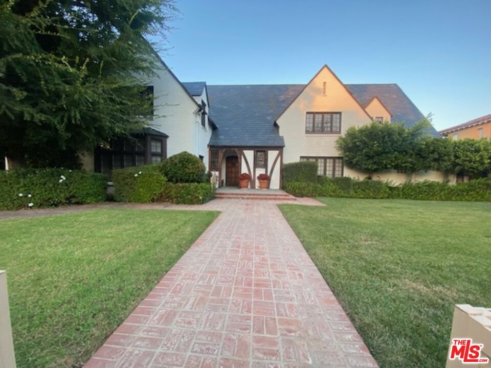 Backyard, Exterior, Facade, Tudor Revival