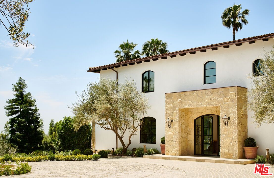 Exterior, Facade, Spanish Mediterranean