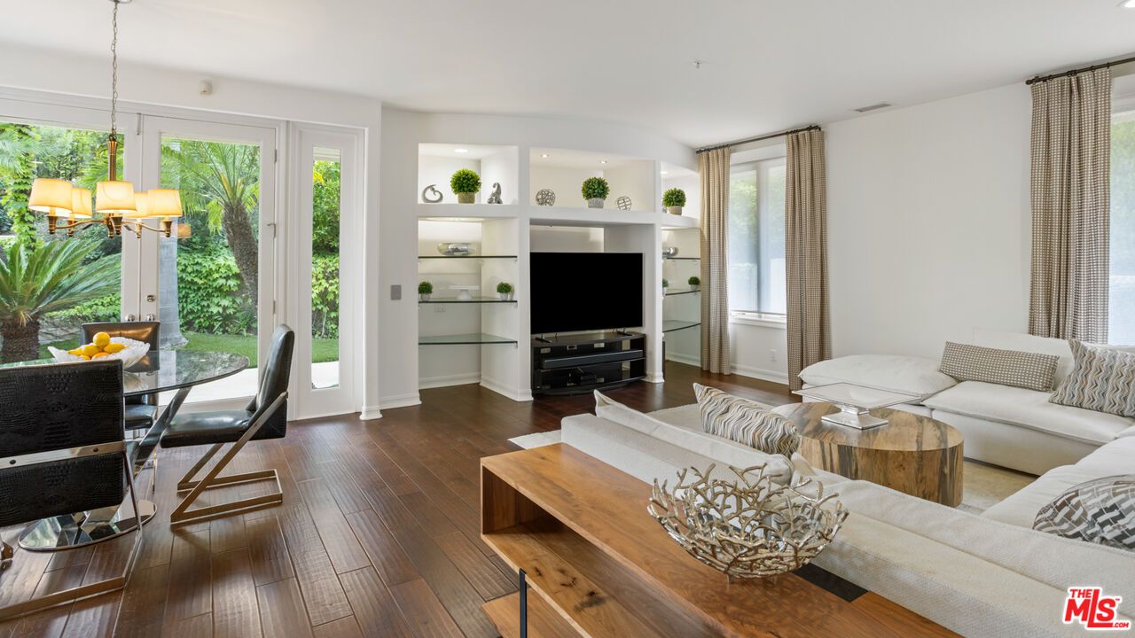 Dining room, Interior, Living room, Recessed Lighting, Wood Texture Flooring