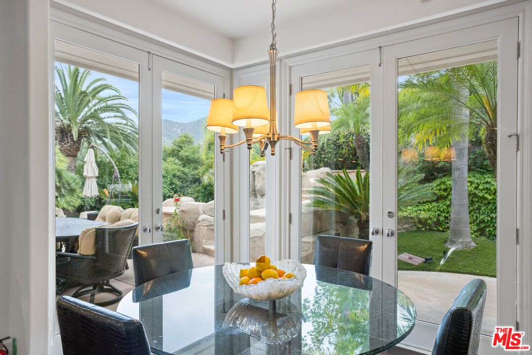 Dining room, Interior, Pendant Lights, Sun Room