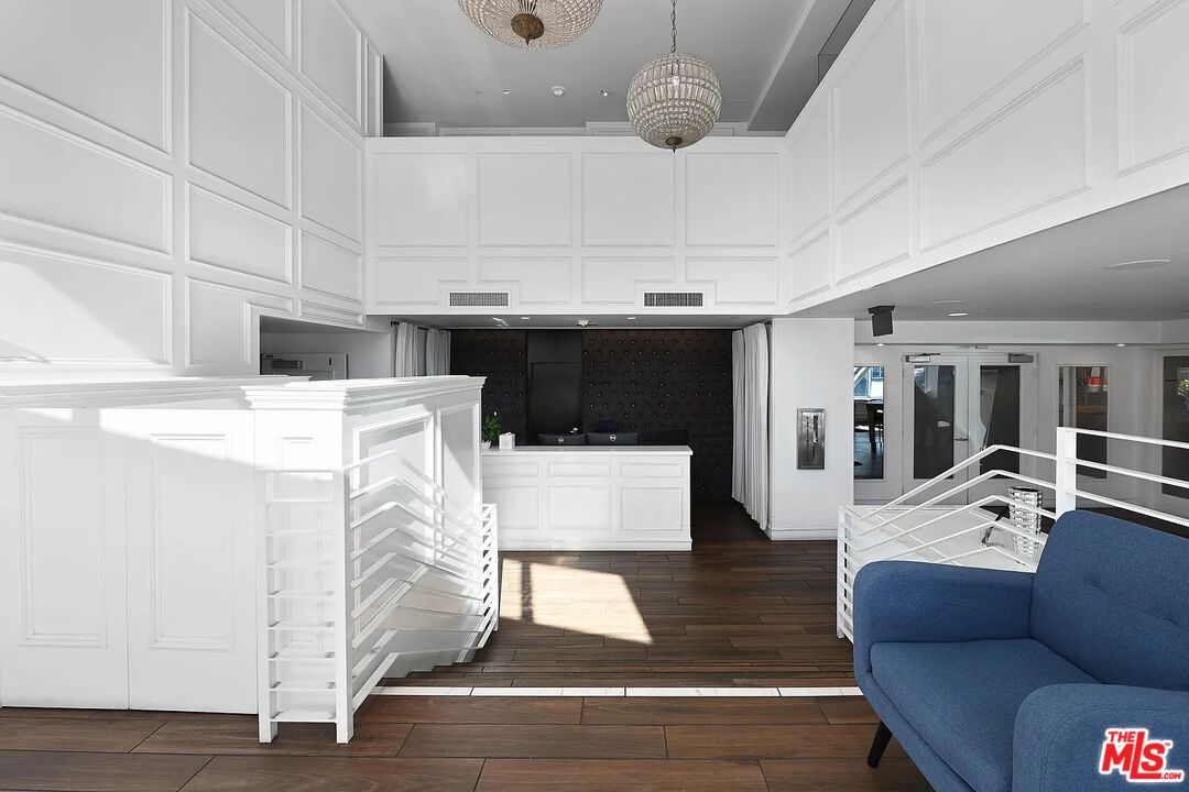 Interior, Kitchen, Pendant Lights, Wood Texture Flooring