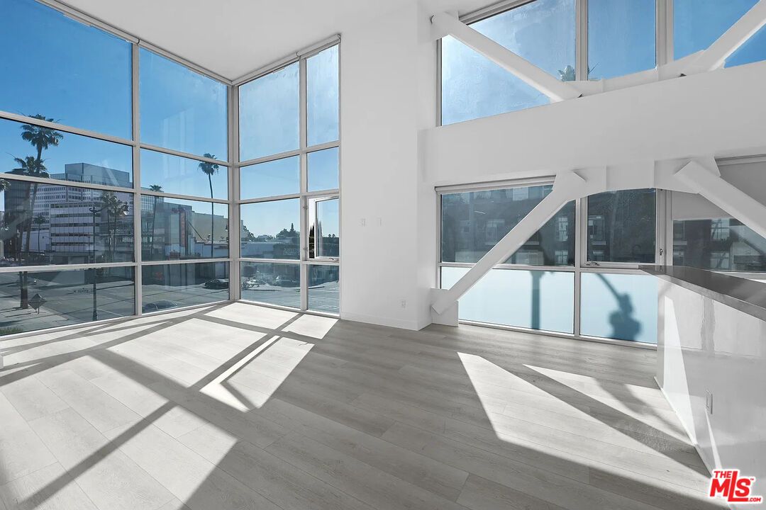 Interior, Sun Room, Wood Texture Flooring