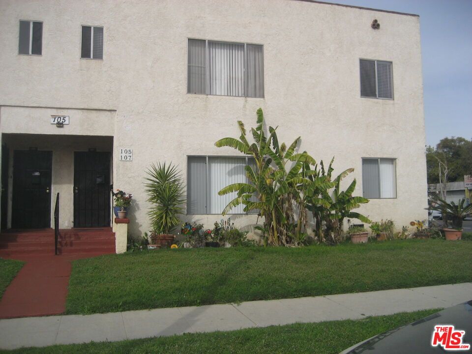 Backyard, Exterior, Facade, Spanish Mediterranean
