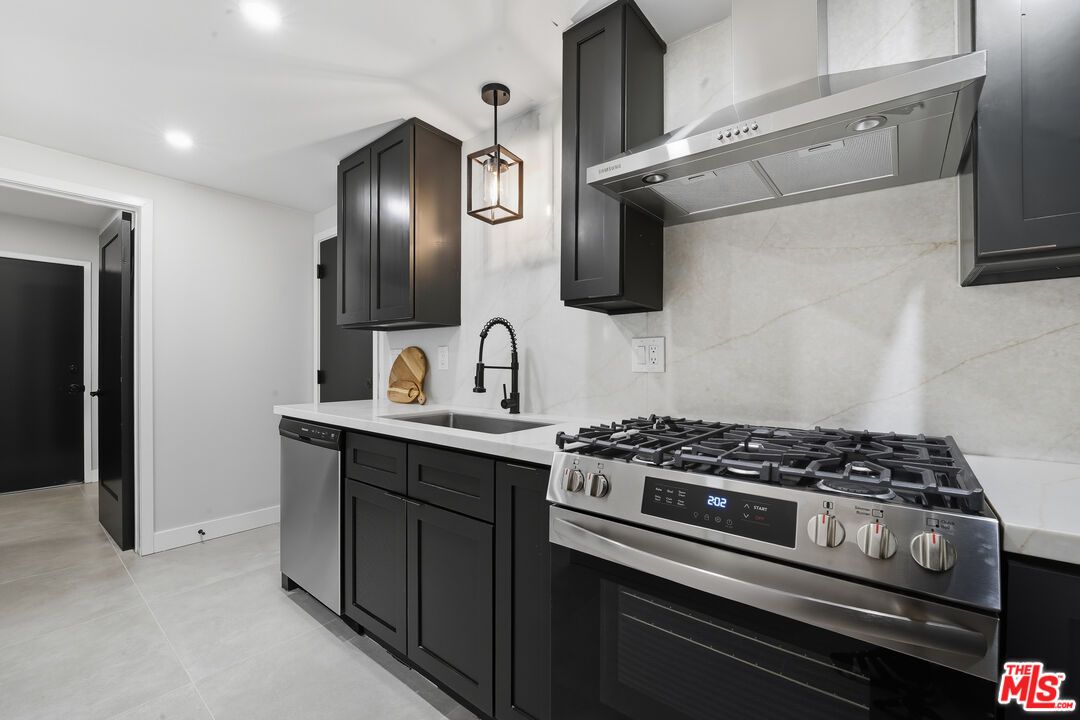 Interior, Kitchen, Pendant Lights, Recessed Lighting, Stainless Steel Appliances