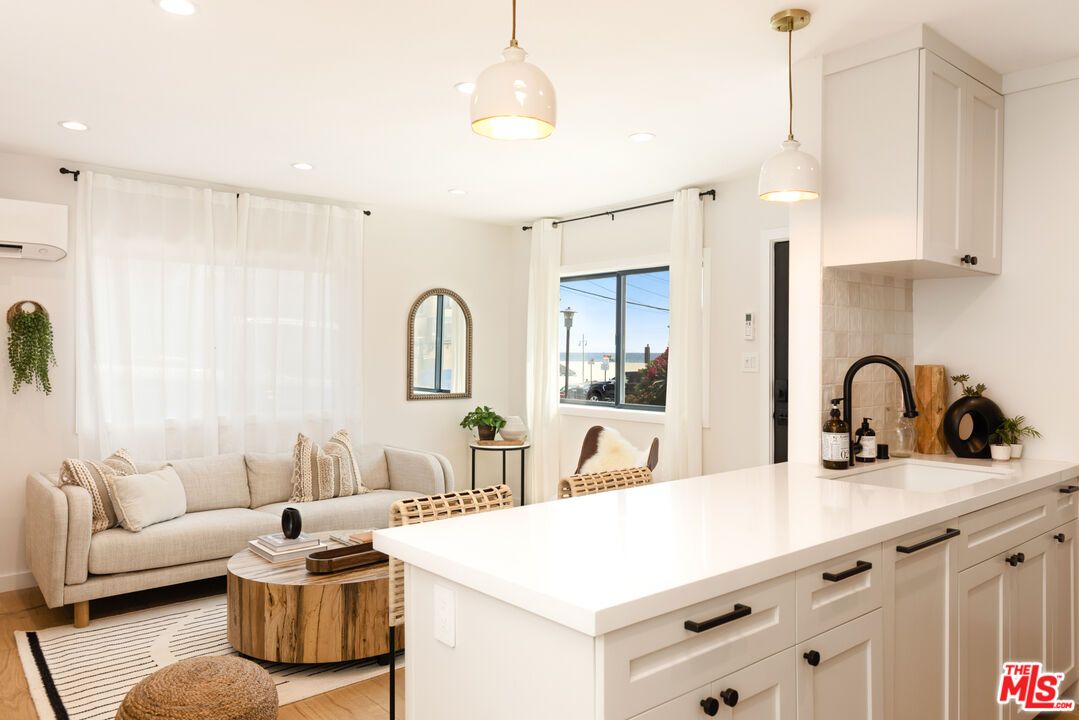 Interior, Kitchen, Living room, Pendant Lights, Recessed Lighting, Wood Texture Flooring