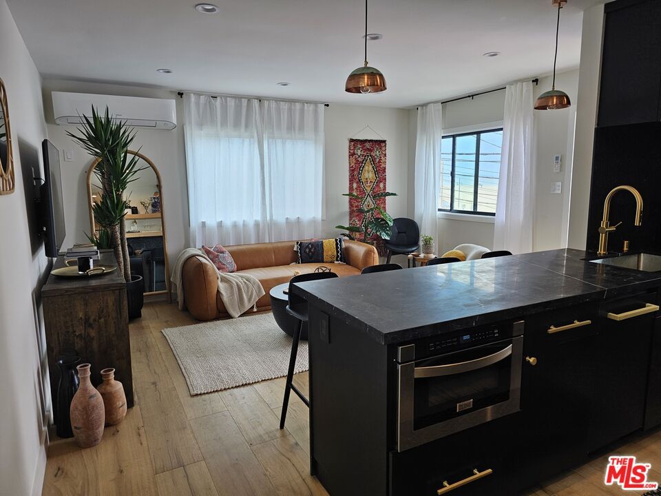 Interior, Kitchen, Living room, Pendant Lights, Recessed Lighting, Wood Texture Flooring