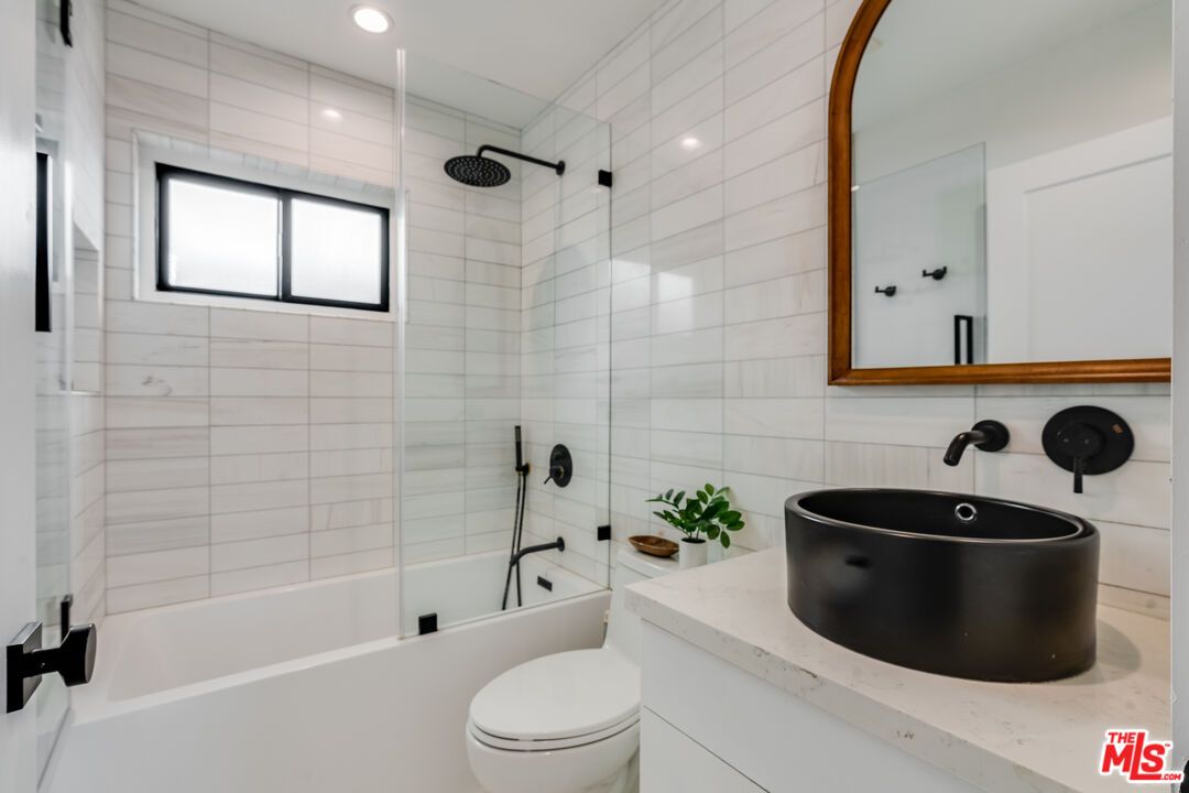Bathroom, Free Standing Baths, Glass Shower, Interior, Recessed Lighting