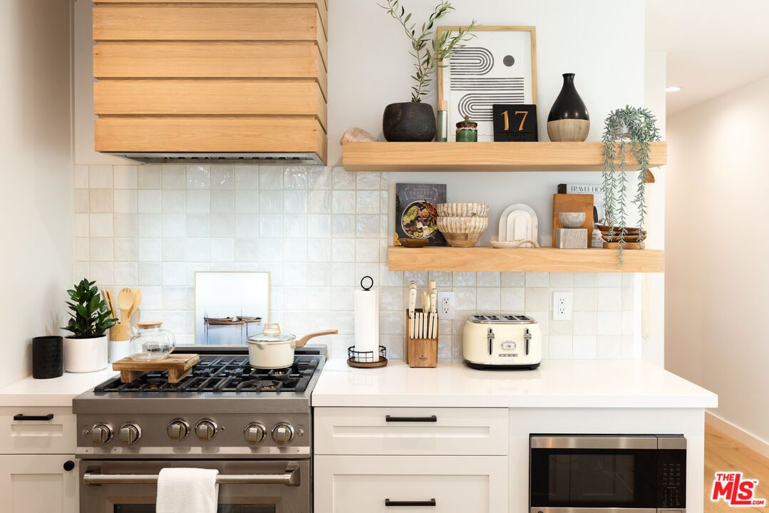 Interior, Kitchen, Stainless Steel Appliances