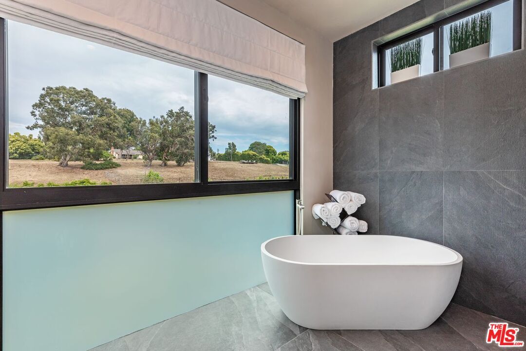 Bathroom, Free Standing Baths, Interior
