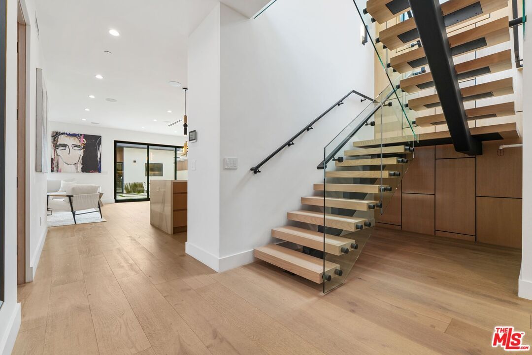 Interior, Pendant Lights, Recessed Lighting, Wood Texture Flooring