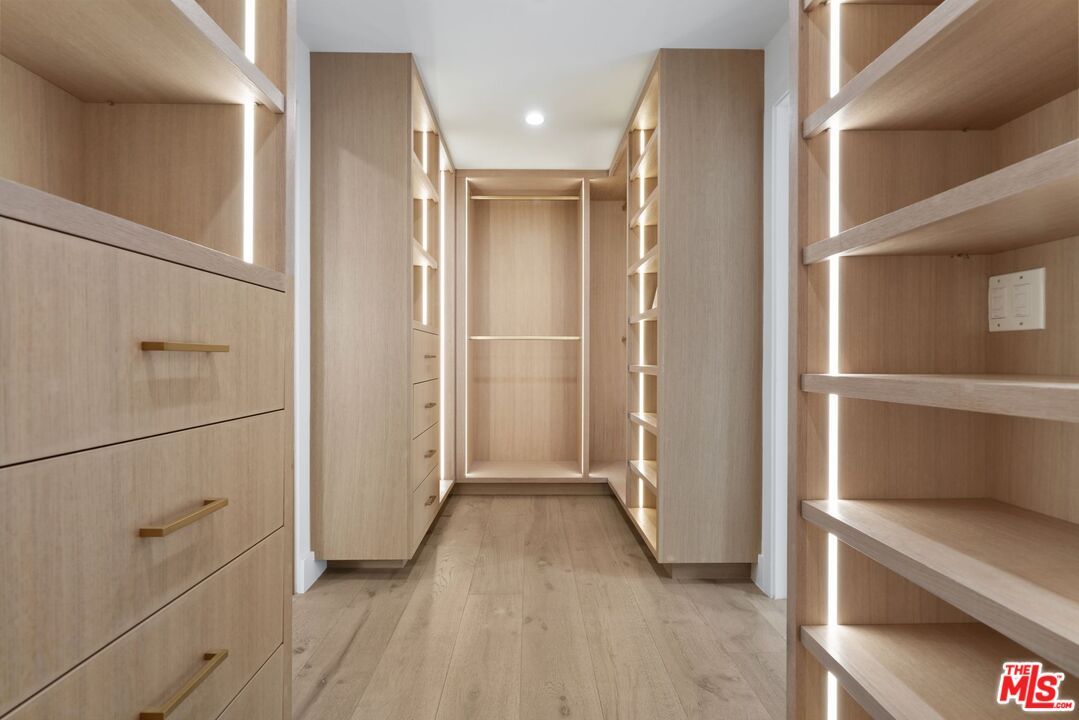 Interior, Recessed Lighting, Walk-in Closets, Wood Texture Flooring
