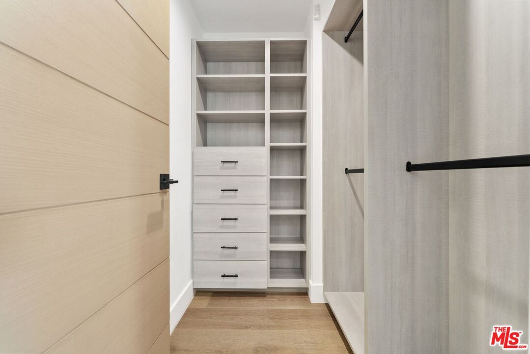Interior, Walk-in Closets, Wood Texture Flooring
