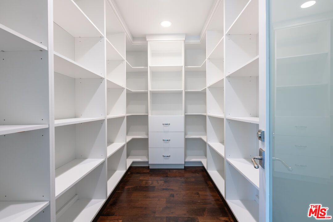 Interior, Recessed Lighting, Walk-in Closets, Wood Texture Flooring