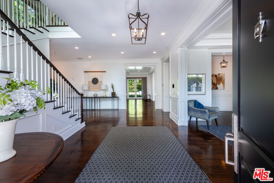 Interior, Pendant Lights, Recessed Lighting, Wood Texture Flooring