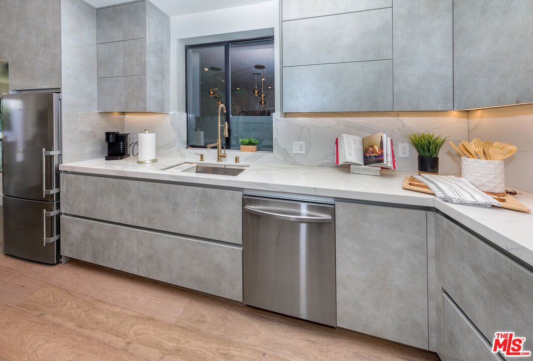 Interior, Kitchen, Stainless Steel Appliances, Wood Texture Flooring