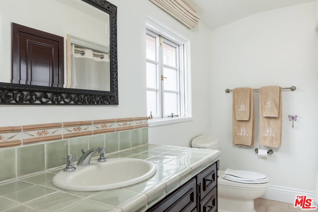 Bathroom, Interior, Tile Countertops