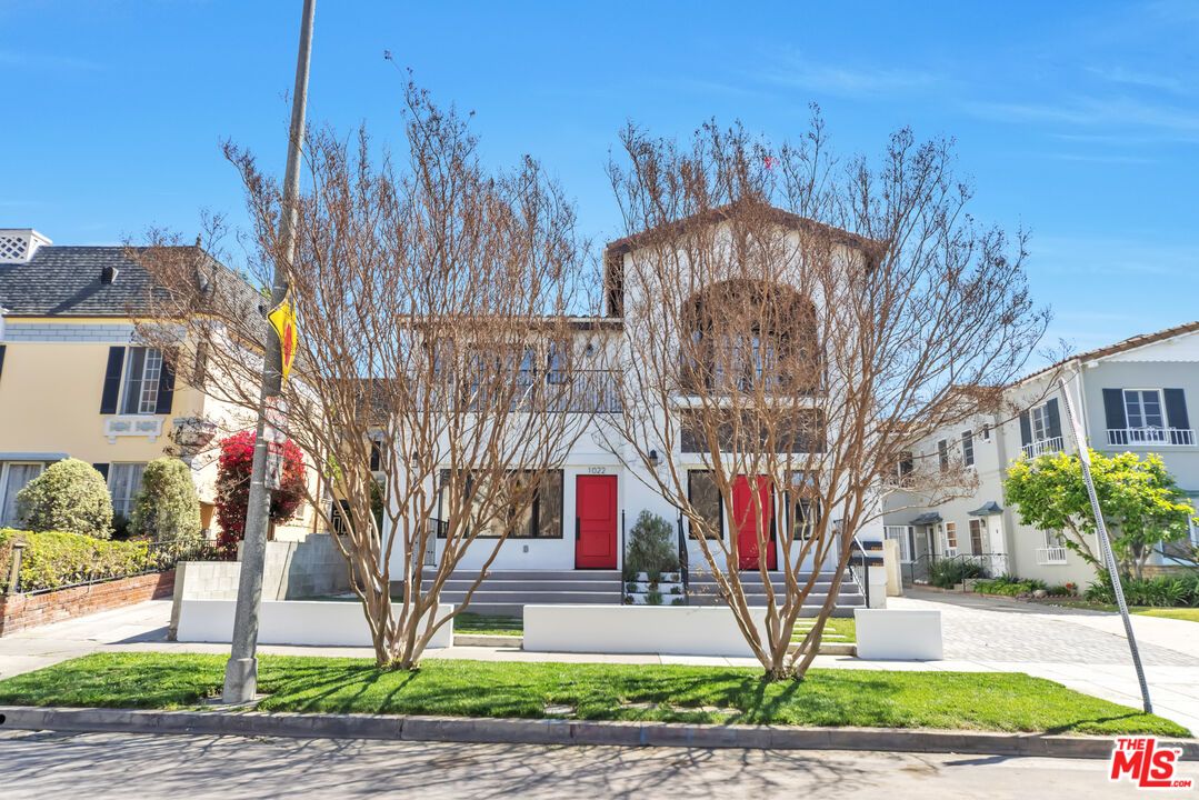 Exterior, Facade, Spanish Mediterranean