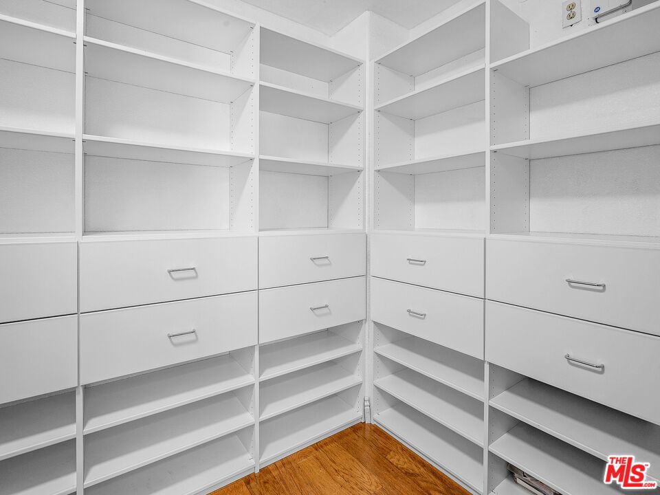 Interior, Walk-in Closets, Wood Texture Flooring