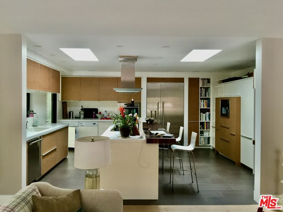 Dining room, Interior, Kitchen, Recessed Lighting, Stainless Steel Appliances