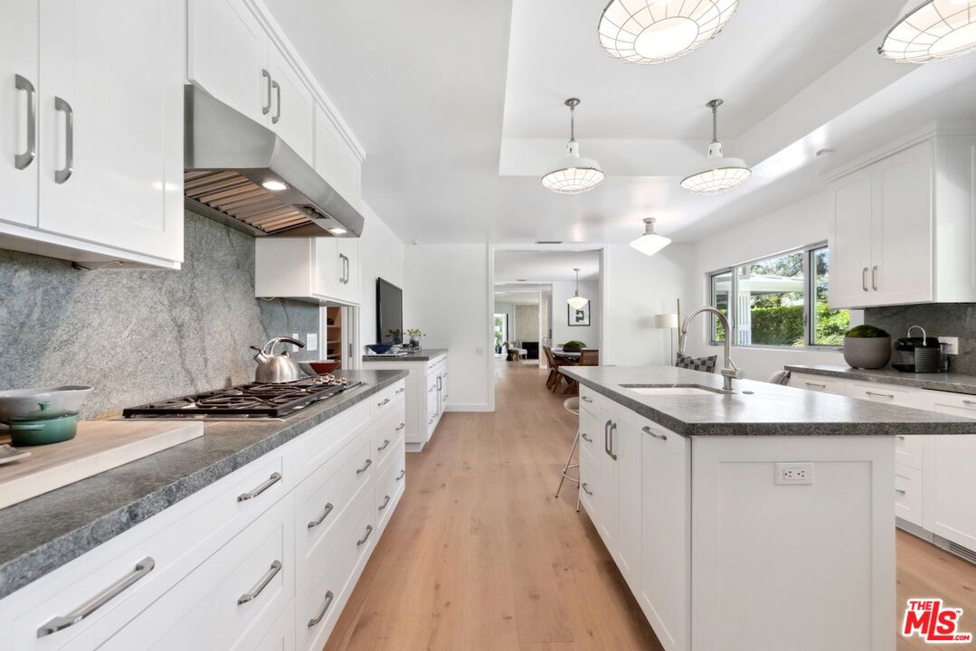 Interior, Kitchen, Pendant Lights, Wood Texture Flooring