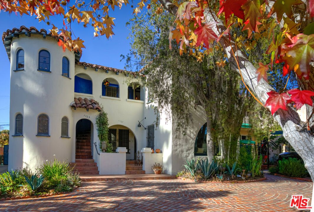 Exterior, Facade, Spanish Mediterranean