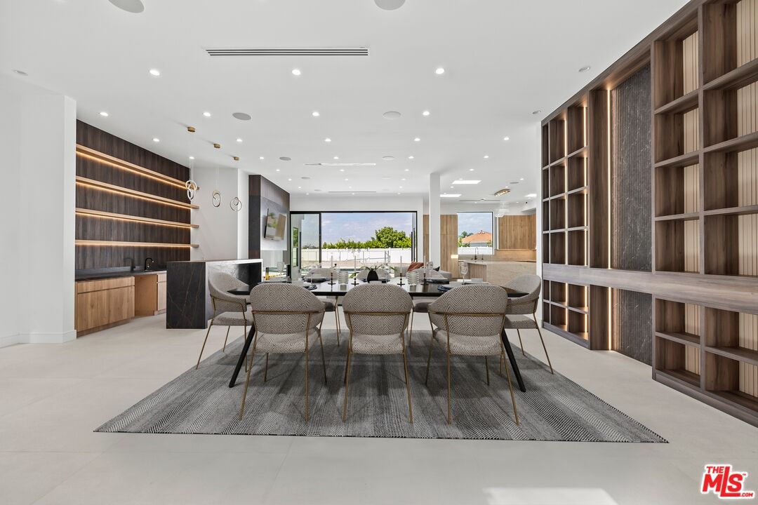 Dining room, Interior, Recessed Lighting