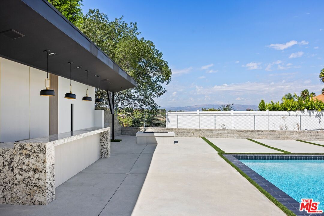 Exterior, Pendant Lights, Pool