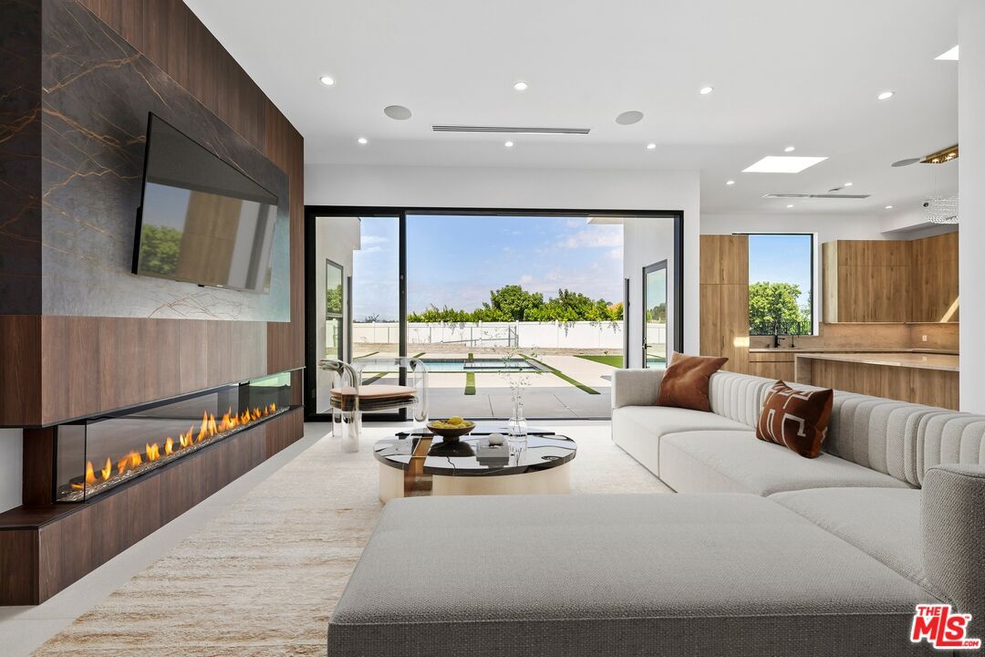 Fireplace, Interior, Living room, Marble Walls, Recessed Lighting