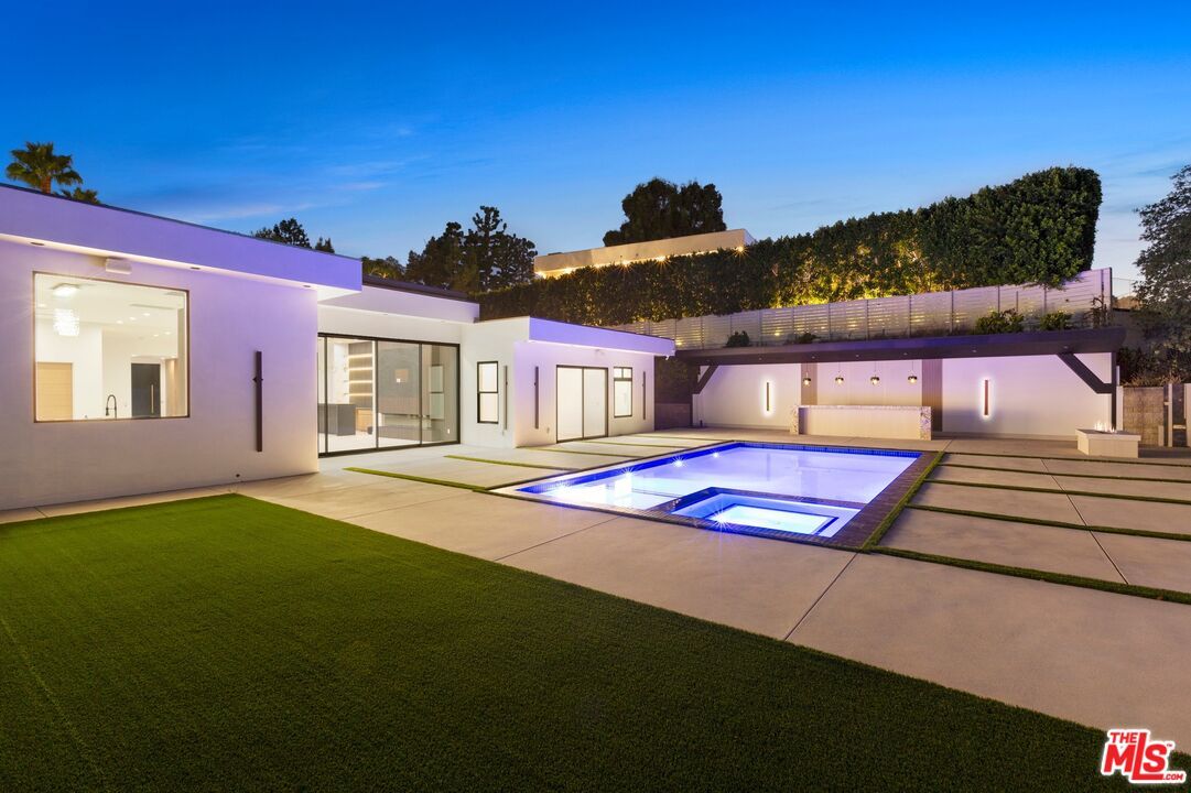 Backyard, Exterior, Pool