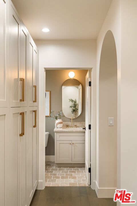 Bathroom, Interior, Recessed Lighting