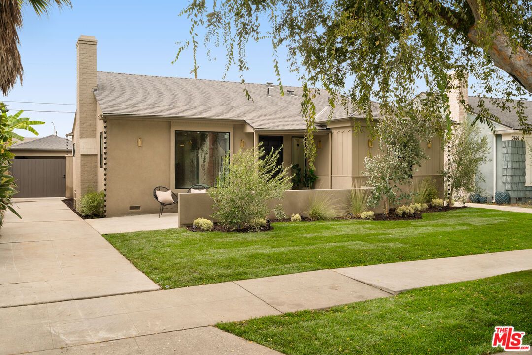 Backyard, Detached Garage, Exterior